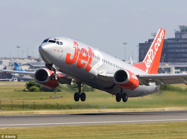 惊悚!Jet2航班一男子半只耳朵被同机乘客咬掉