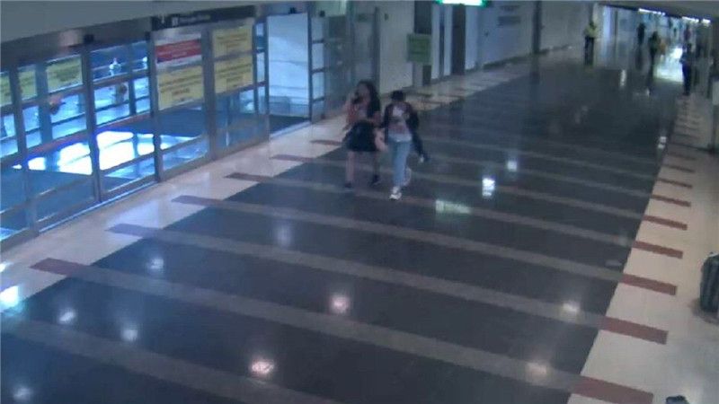 疑在美机场遭绑架中国女孩已找到 与父母在一起456947_ 疑在美机场遭绑架中国女孩已找到 与父母在一起