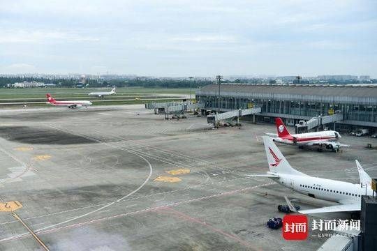 “十一”假期成都双流机场运送旅客109.9万人次508599_ “十一”假期成都双流机场运送旅客109.9万人次