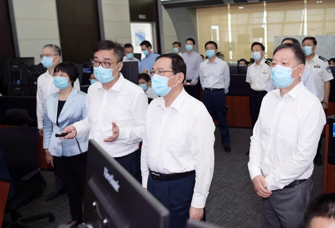 李强实地检查浦东机场疫情防控工作落实情况,要求思想上高度警醒、行动上毫不放松!568173_ 李强实地检查浦东机场疫情防控工作落实情况,要求思想上高度警醒、行动上毫不放松!